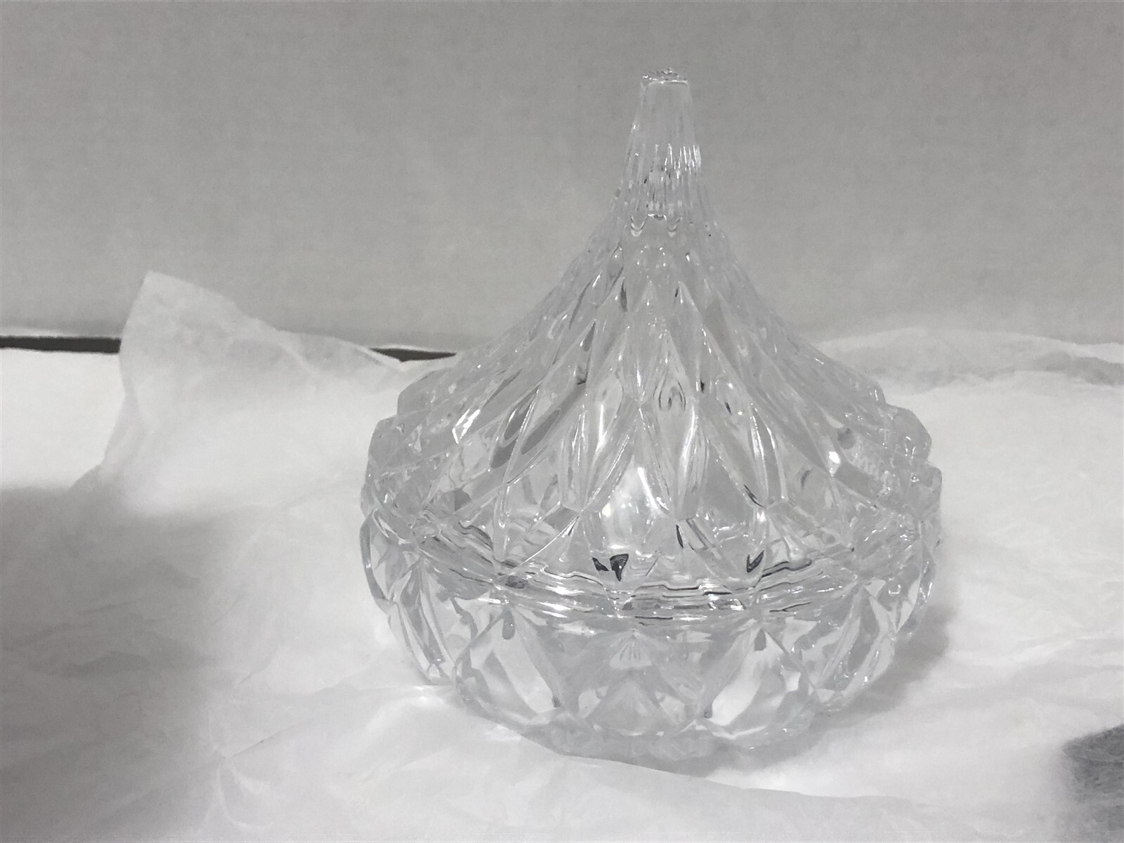 HERSHEY’S KISSES ~ CRYSTAL COVERED CANDY DISH ~ 2011