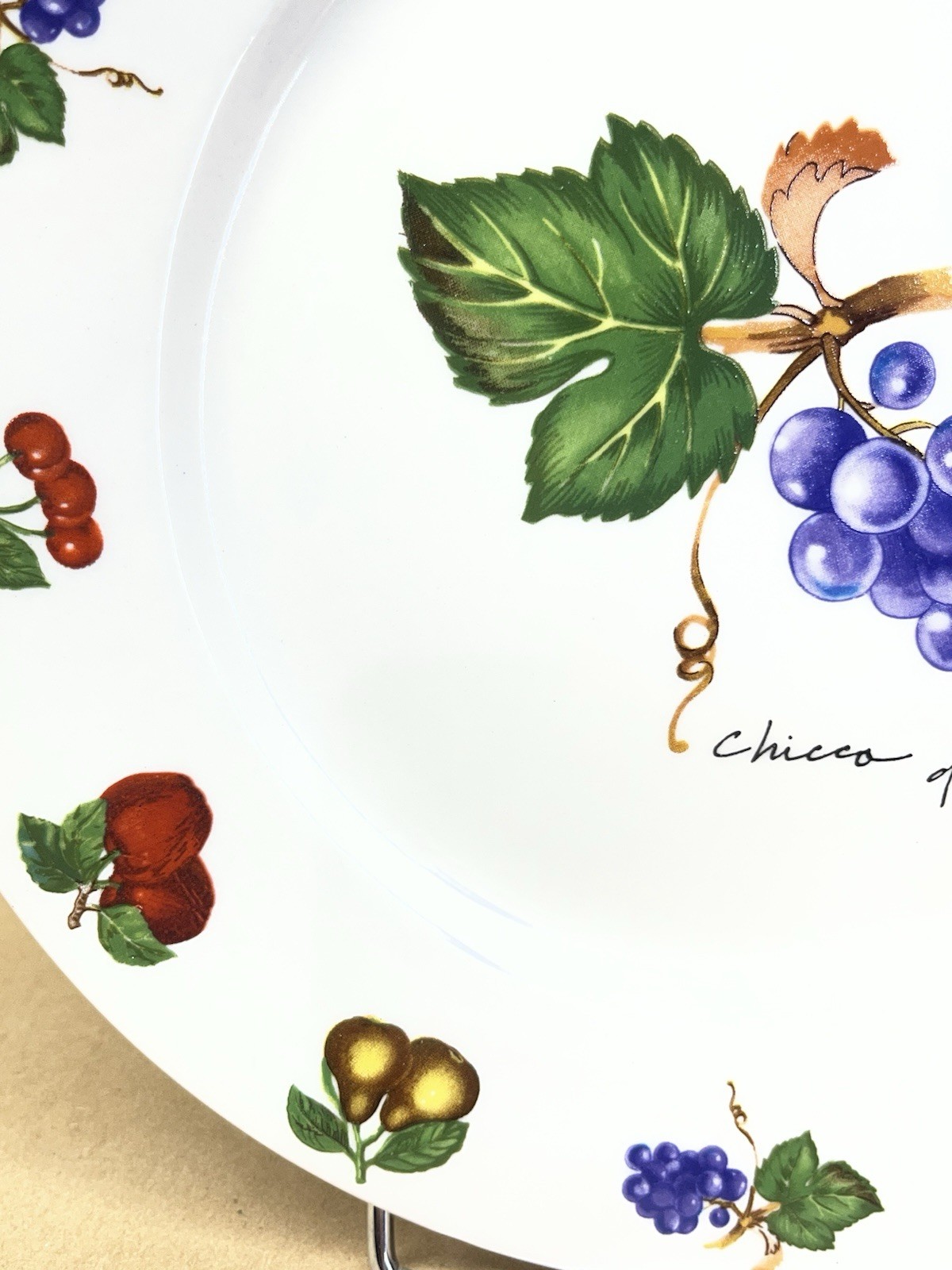 Delicious Tabletops Dinner Plate 10 3/4” PURPLE GRAPES Fruit Border Apples, Pear