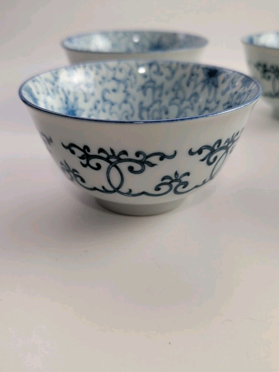 4 Yokohama Studio Japanese Porcelain Ramen Serving Bowl 5″ Blue/White Arabesque