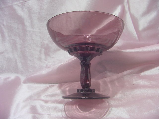 VINTAGE AMETHYST PURPLE GLASS COMPOTE BOWL FOOTED w/ SCALLOPED COVER