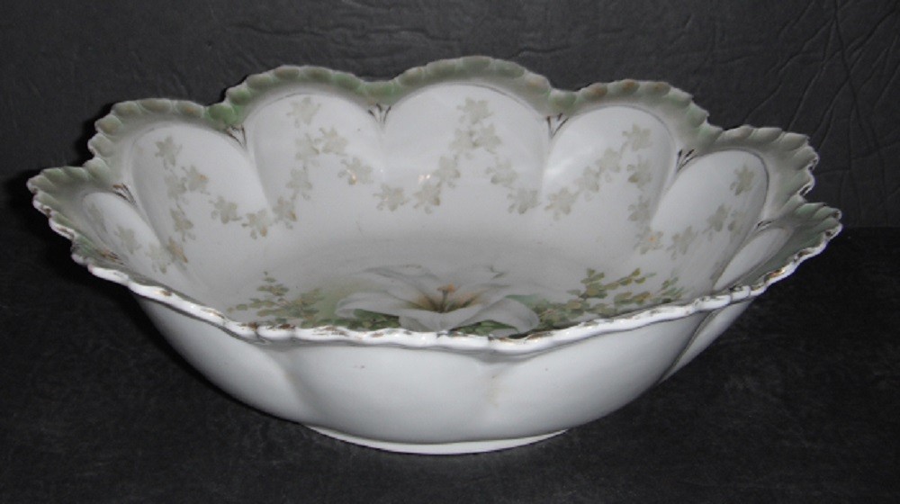 Wonderful Antique RS Prussia 10-1/2″ Hand Painted Bowl