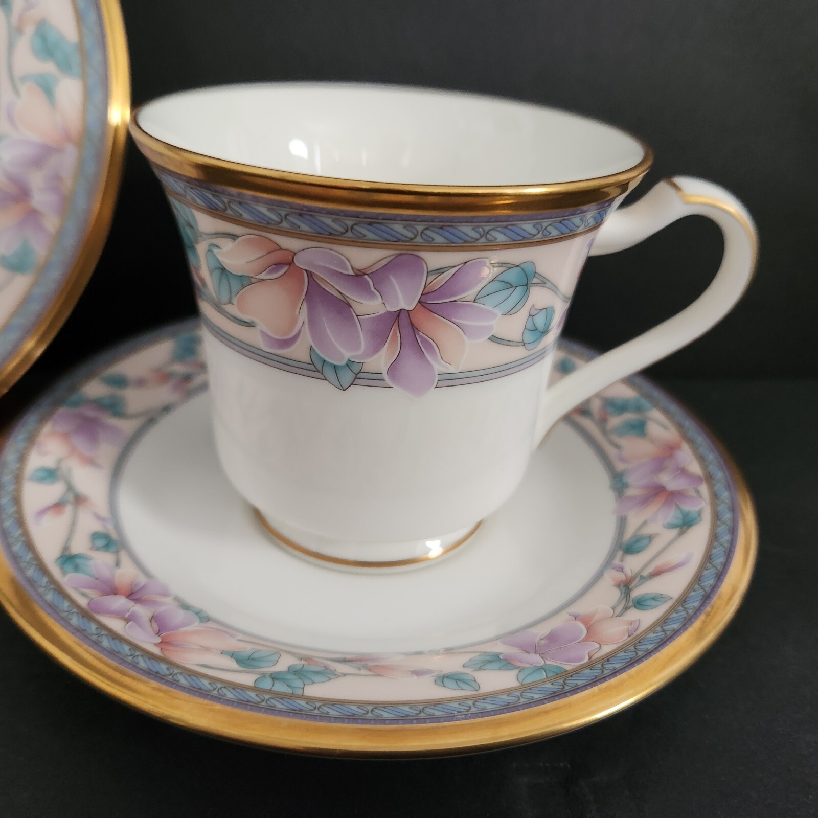 Embassy Suite By Noritake 2-cups And Saucers, 1- Bread And Butter Plate, 5 Pcs