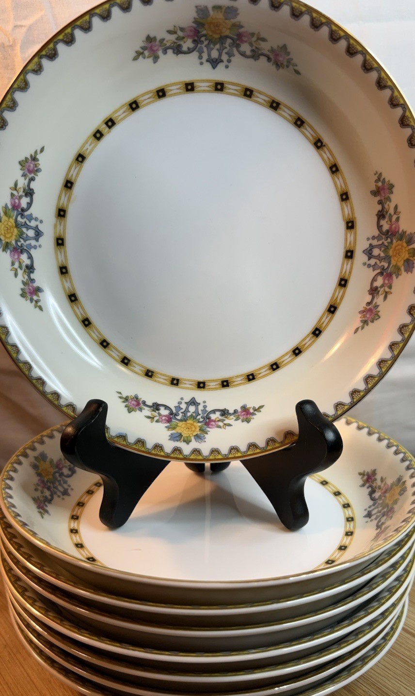 Vintage Japan Floral Gold Trim Soup Bowls Set of Four 7.5” Porcelain Replacement