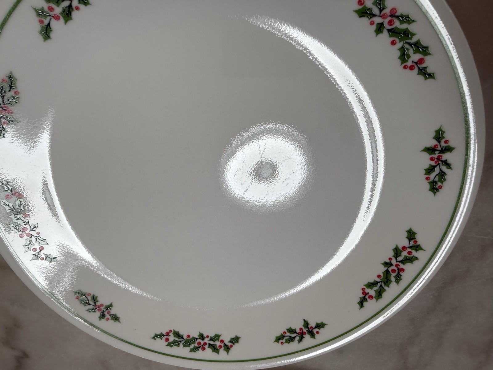 Set Of 4 Corelle By Corning Winter Holly Days Christmas Dinner Plates 10-1/4″