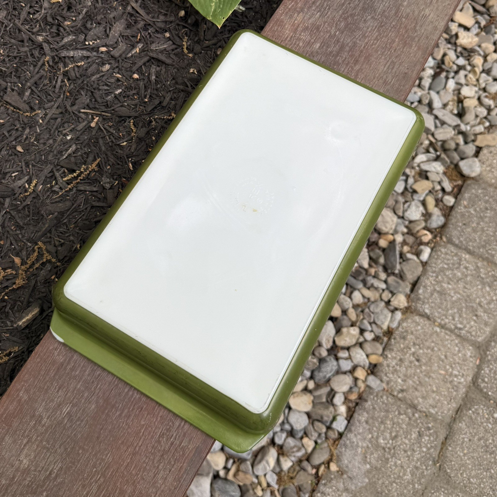 PYREX AVOCADO GREEN LARGE GLASS BAKING DISH 933 Lasagna 13 1/2 x 8 3/4