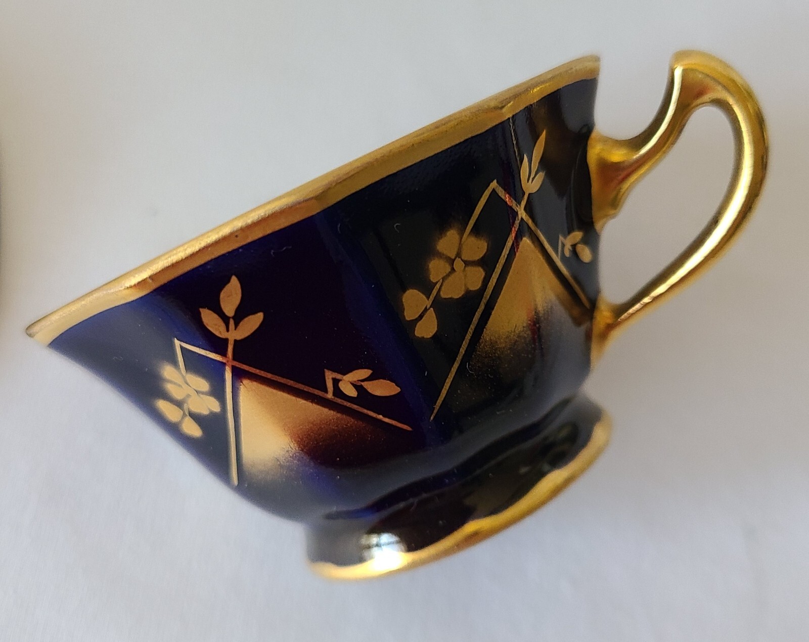Vintage JLMENAU Graf Von Henneberg Echt Kobalt Demitasse Espresso Cup & Saucer