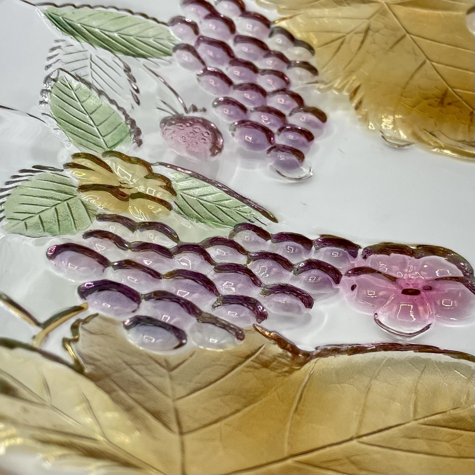 Chablis by Mikasa Decorative Glass Platter Plate Amber Leaves Purple Grapevine