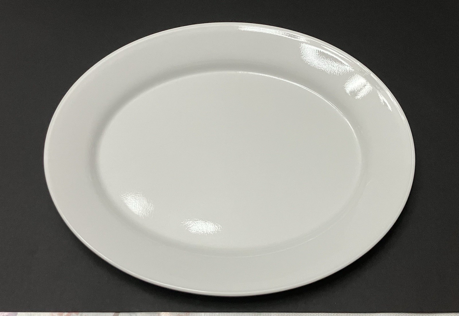 Corelle by Corning Winter Frost White Small Oval 9.5”x7.75” Serving Platter HTF