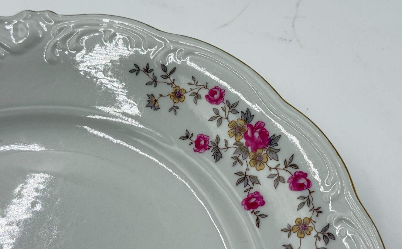 Walbrzych Bone China Rose Bud Gold Rim Dinner Plate 10.25″ – Poland