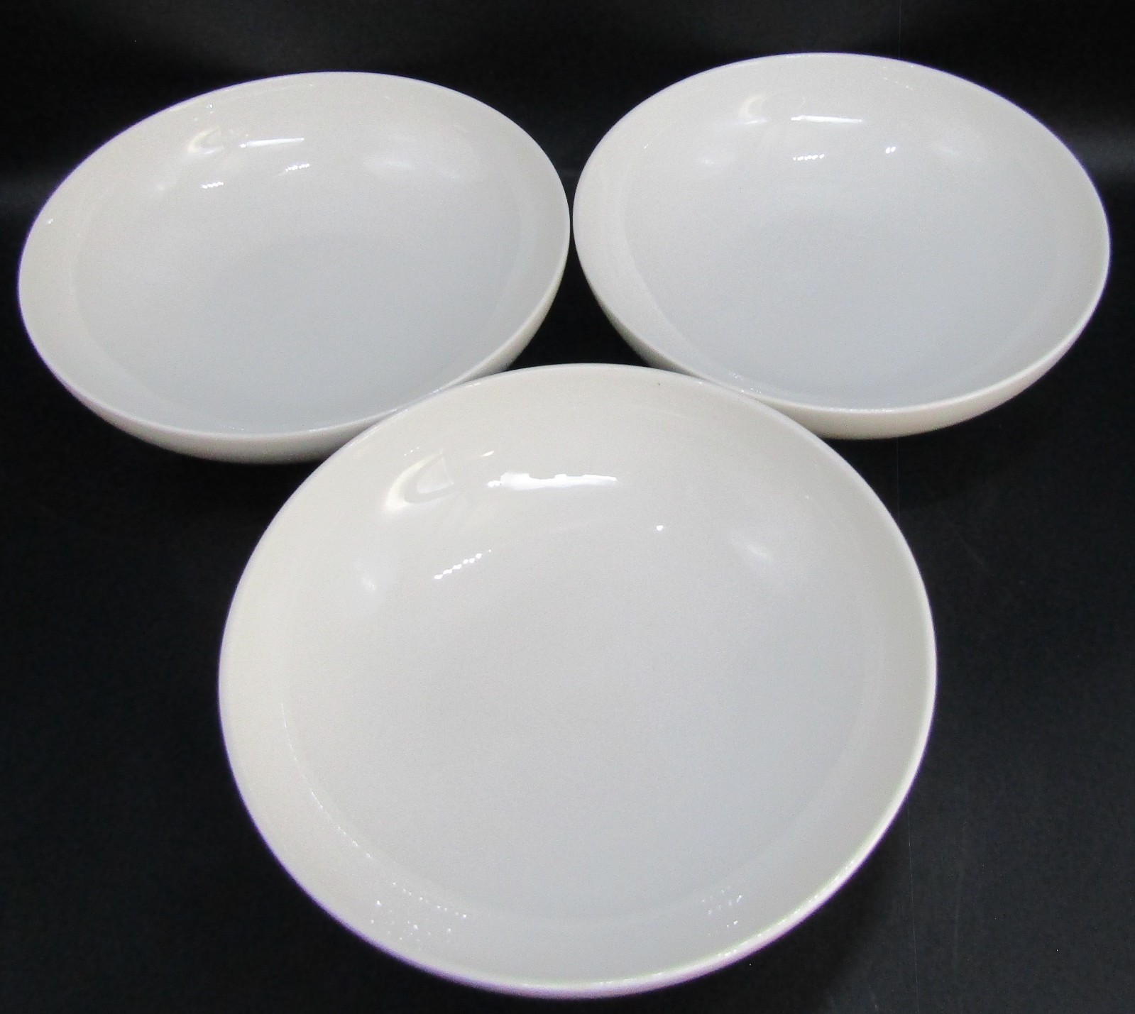 Red Vanilla Royal Fine China 7 3/4″ Round White Soup Bowls, Set of 3.
