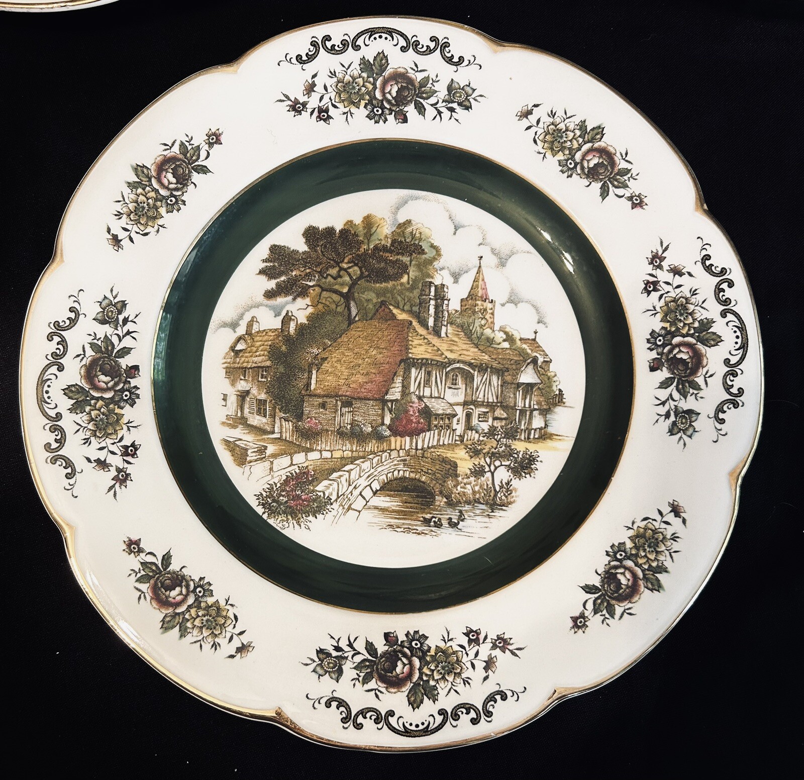 3 Vintage ASCORT SERVICE CHARGER WALL PLATES VILLAGE SCENE Wood & Sons England