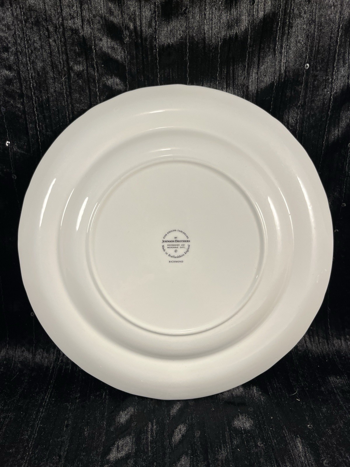 Johnson Brothers Richmond White Dinner Plates Set of 2 England 10-3/8”