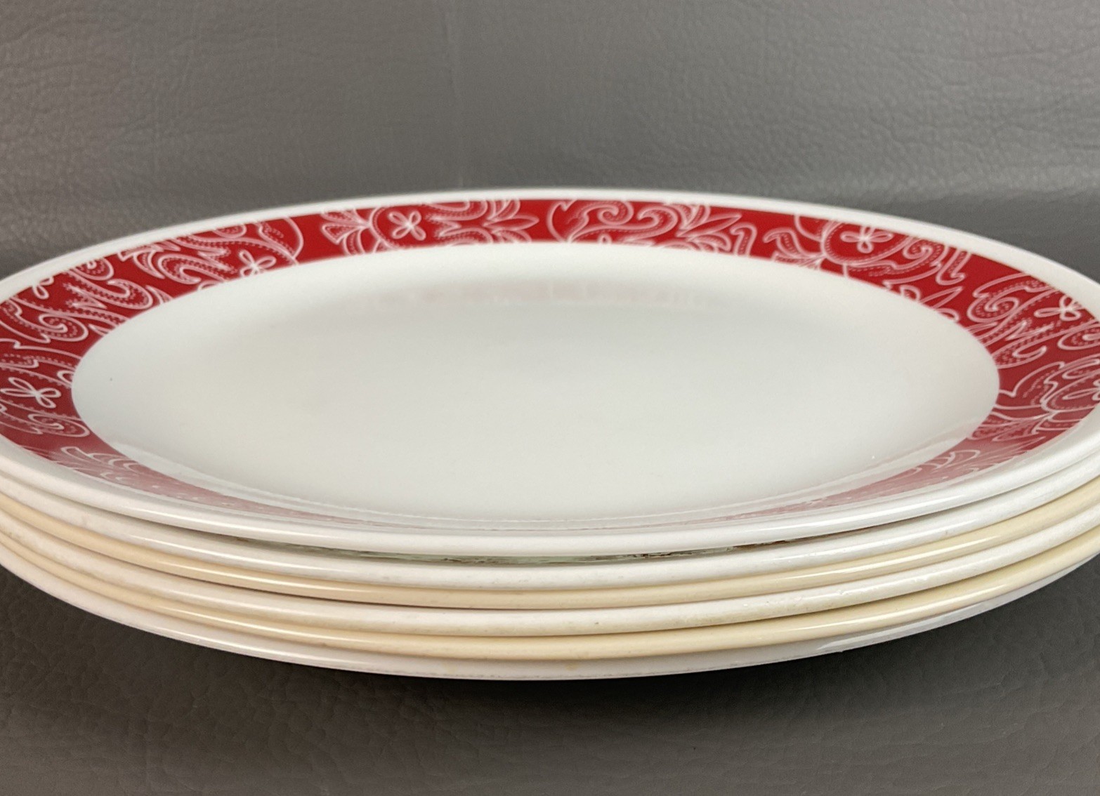 Lot of 8 Mixed Corelle Dinner Plates ~ 6 Different Patterns 10 1/4″