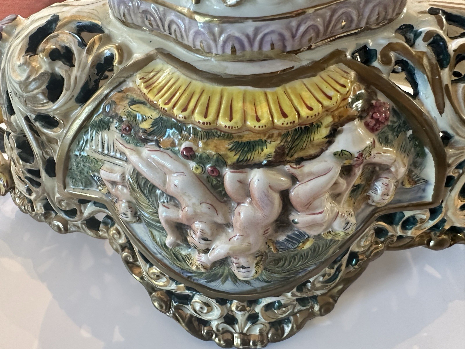 Capodimonte Center Piece Bowl. Hand-painted Ardalt Italy
