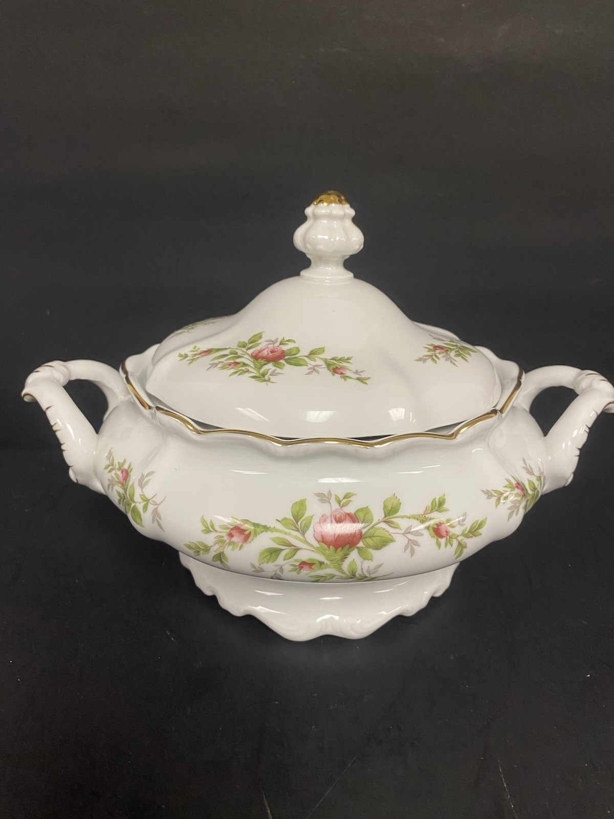 Johann Haviland Bavaria Germany MOSS ROSE 7.25” Round COVERED VEGETABLE BOWL