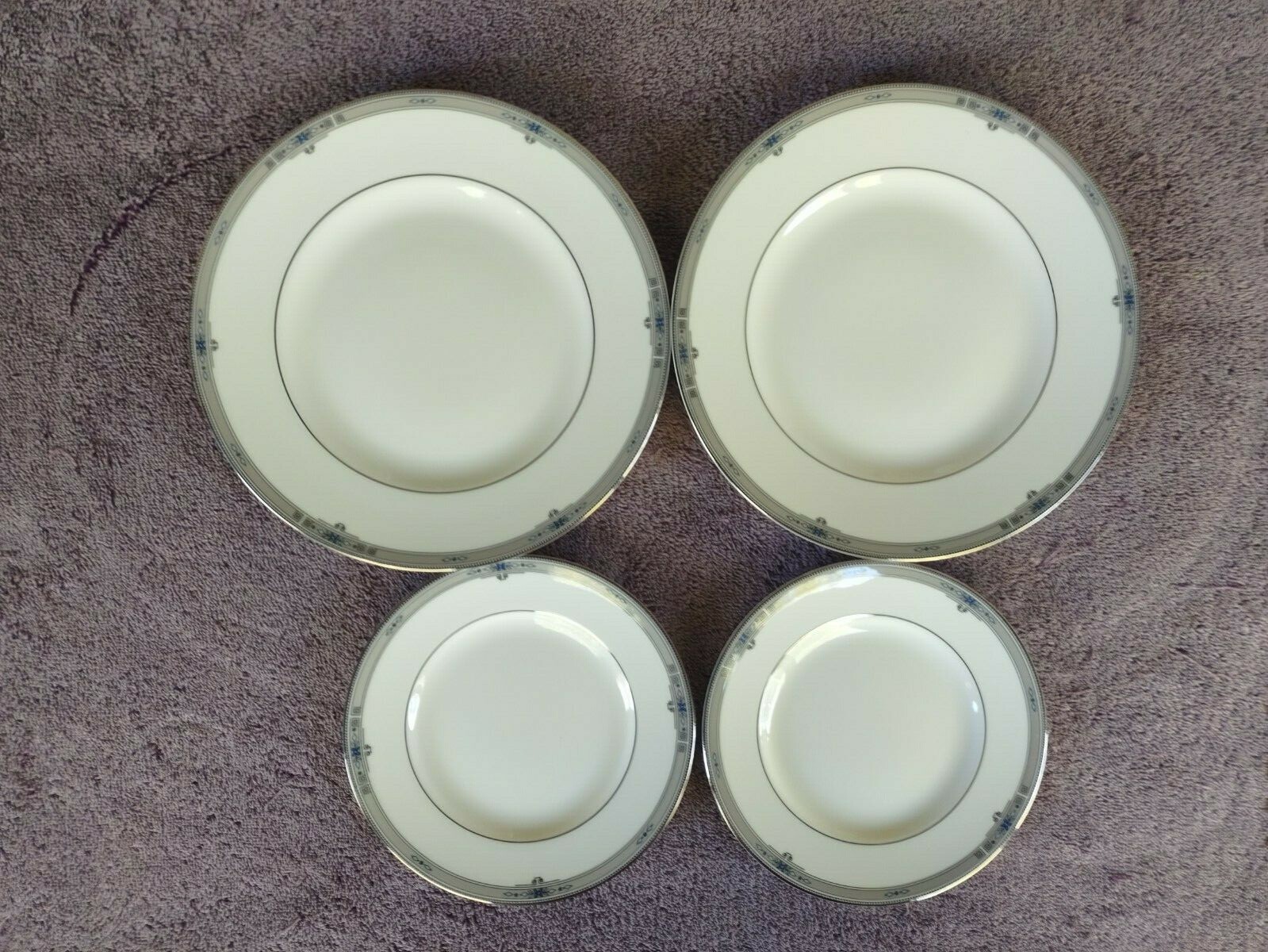 Wedgwood Amhurst Salad 8″ & Bread 6″ Plates White Blue Platinum Set of 4