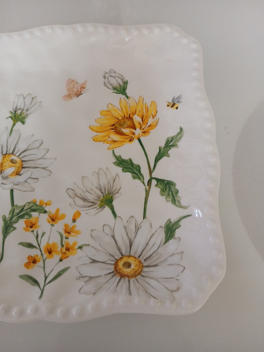 Set of 4 Maxcera 8 1/2″ Square Side Plates, Daisies, Bees, and Butterflies