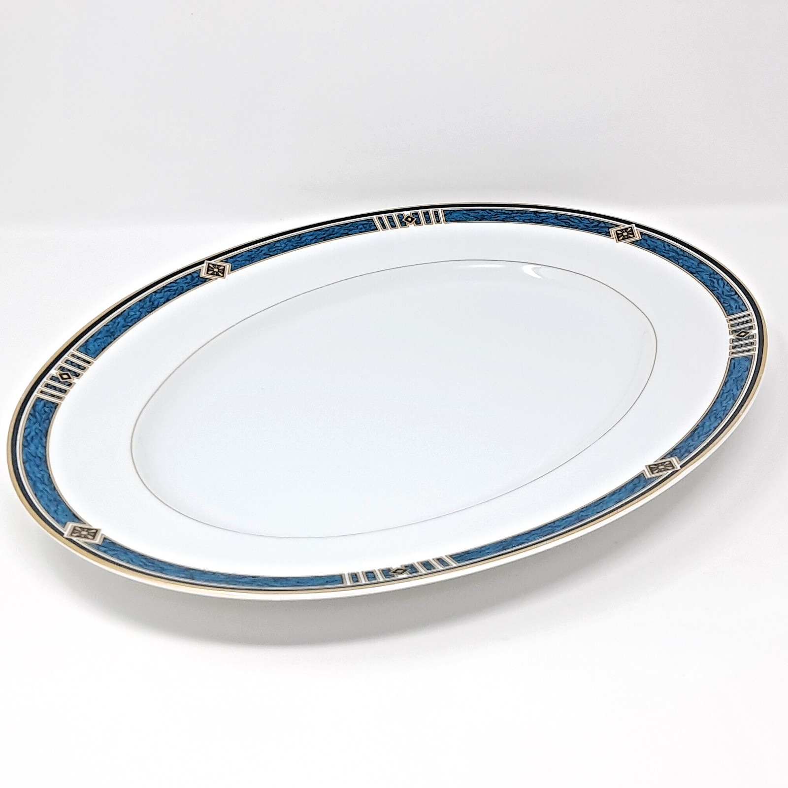 Wedgwood Embassy Collection Kenyon 1995 Platter Japan heavy fine china ceramic