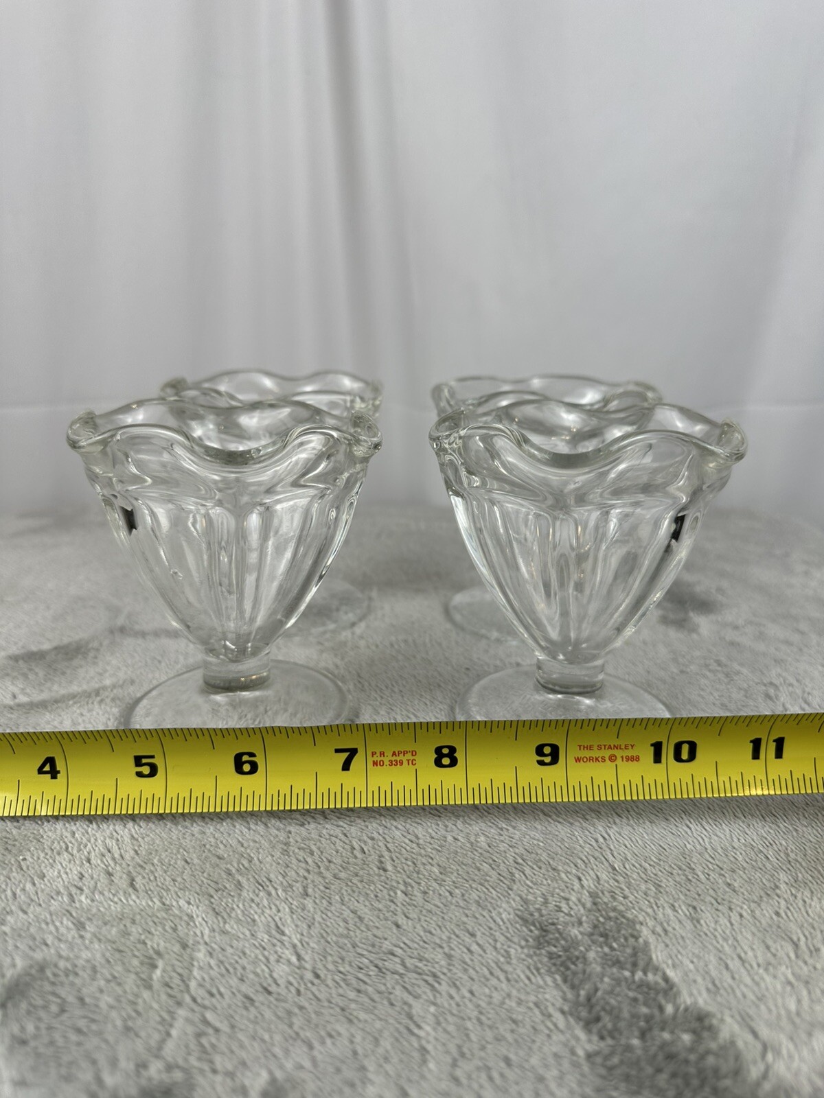 Lot of 4 Vintage Ice Cream Sundae Dishes Parfait Dessert Bowl Tulip Kids Party