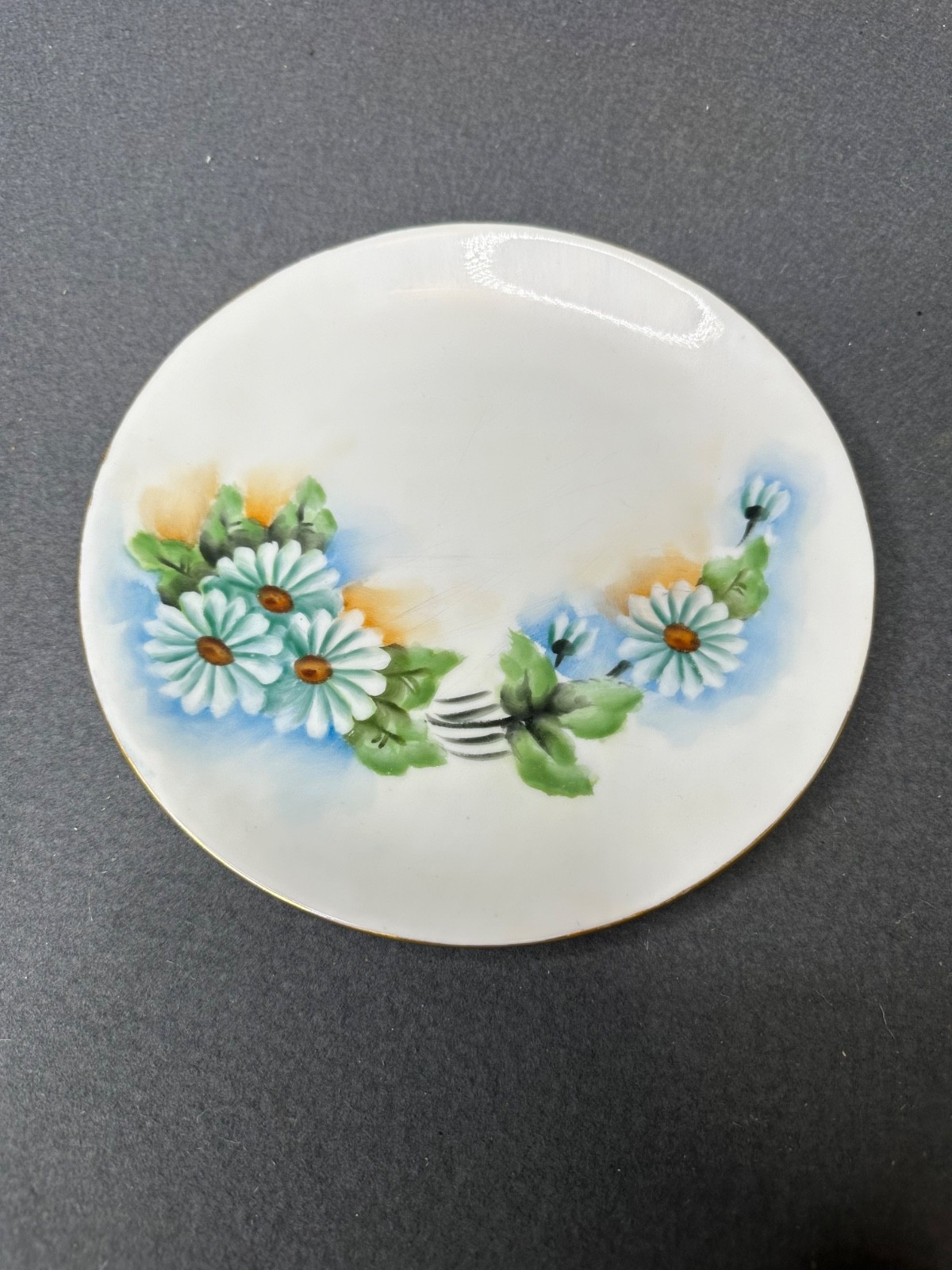 Set of (12) American Hand Painted Yellow Flower 8″ Round Plates