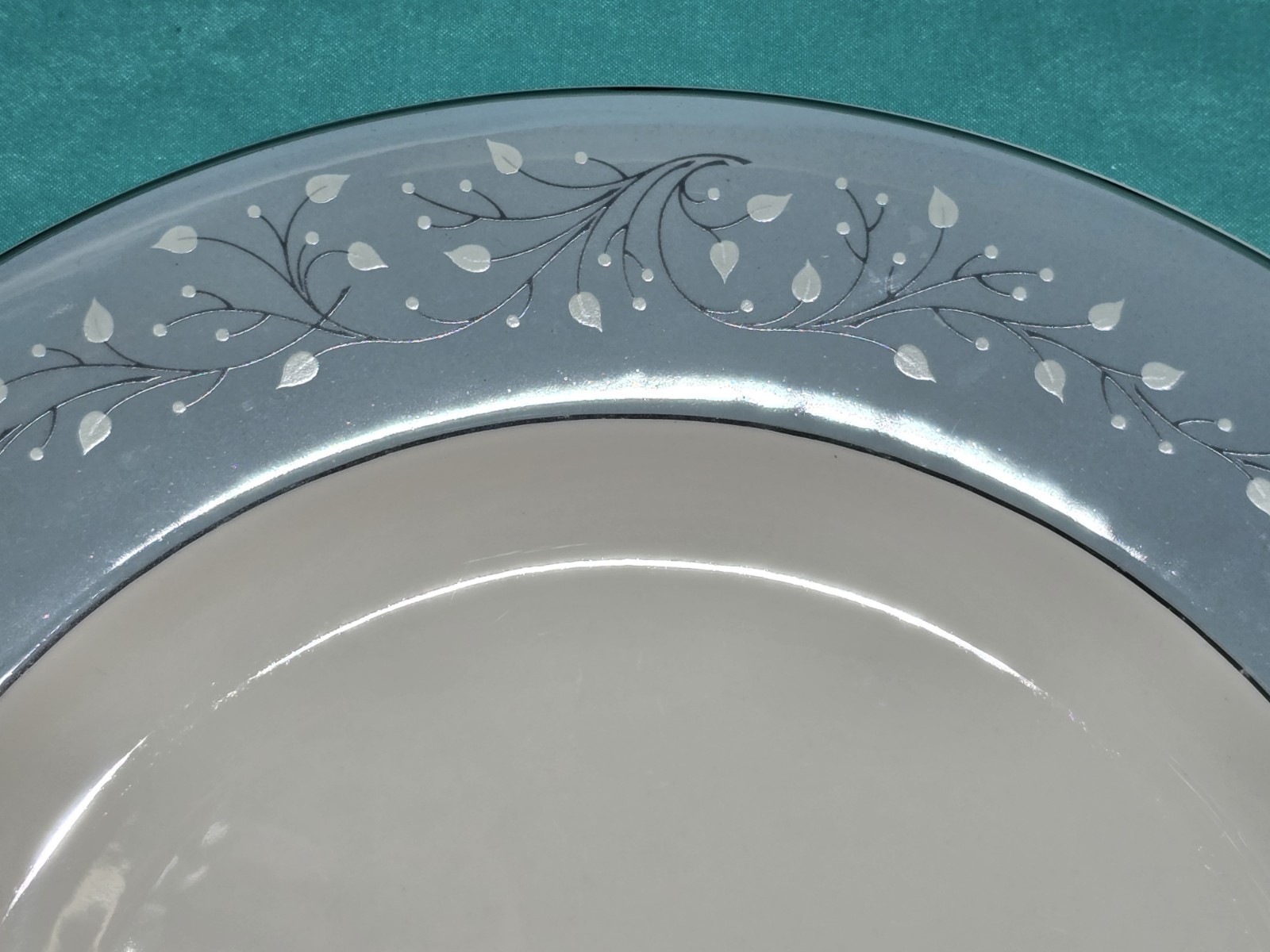 Set of 6 Syracuse Minuet Dinner Plates 10 3/4″ White Florals,Blue, Platinum Trim