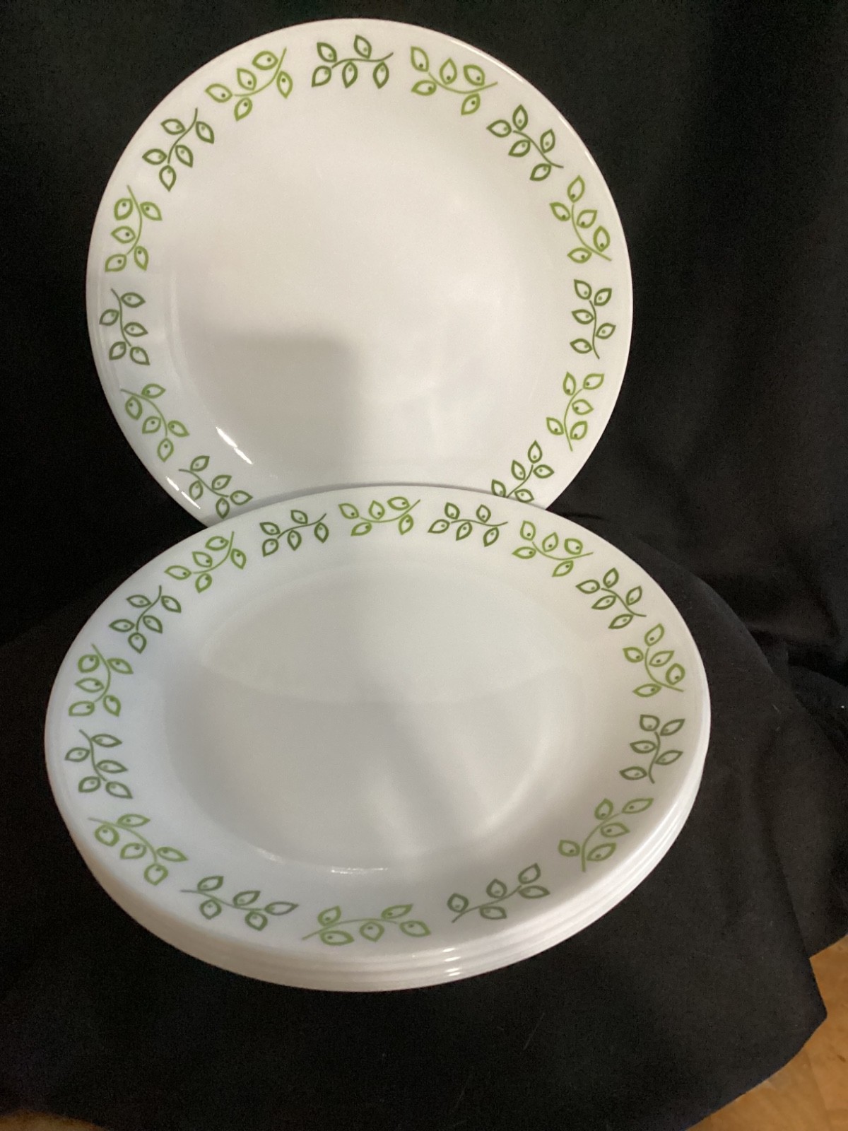 Discontinued Corelle “Neo Leaf” 10 1 /4” Dinner Plate