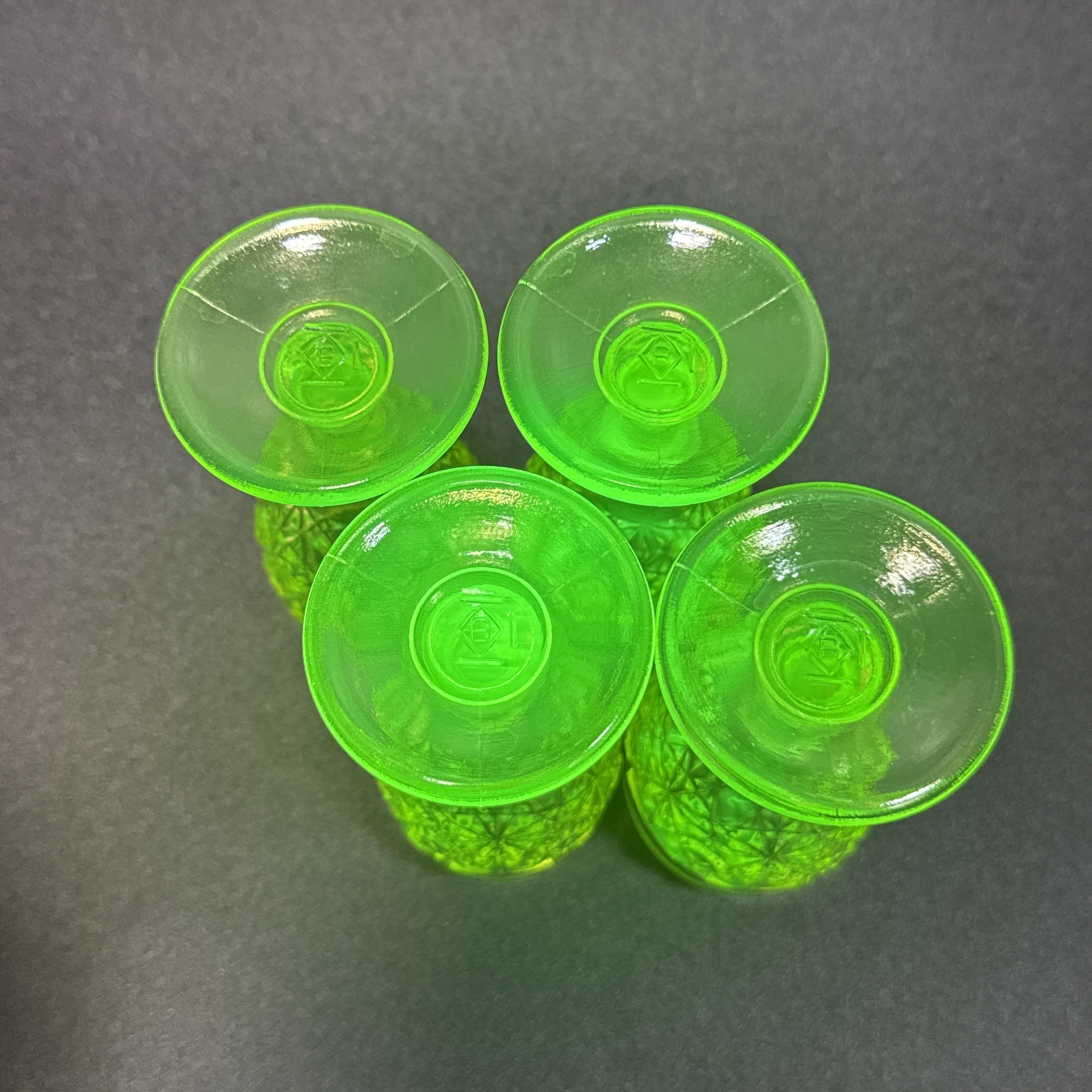 VTG 4” Uranium Vaseline Glass Goblet Daisy & Button Pattern UV Glow Lot Of 4