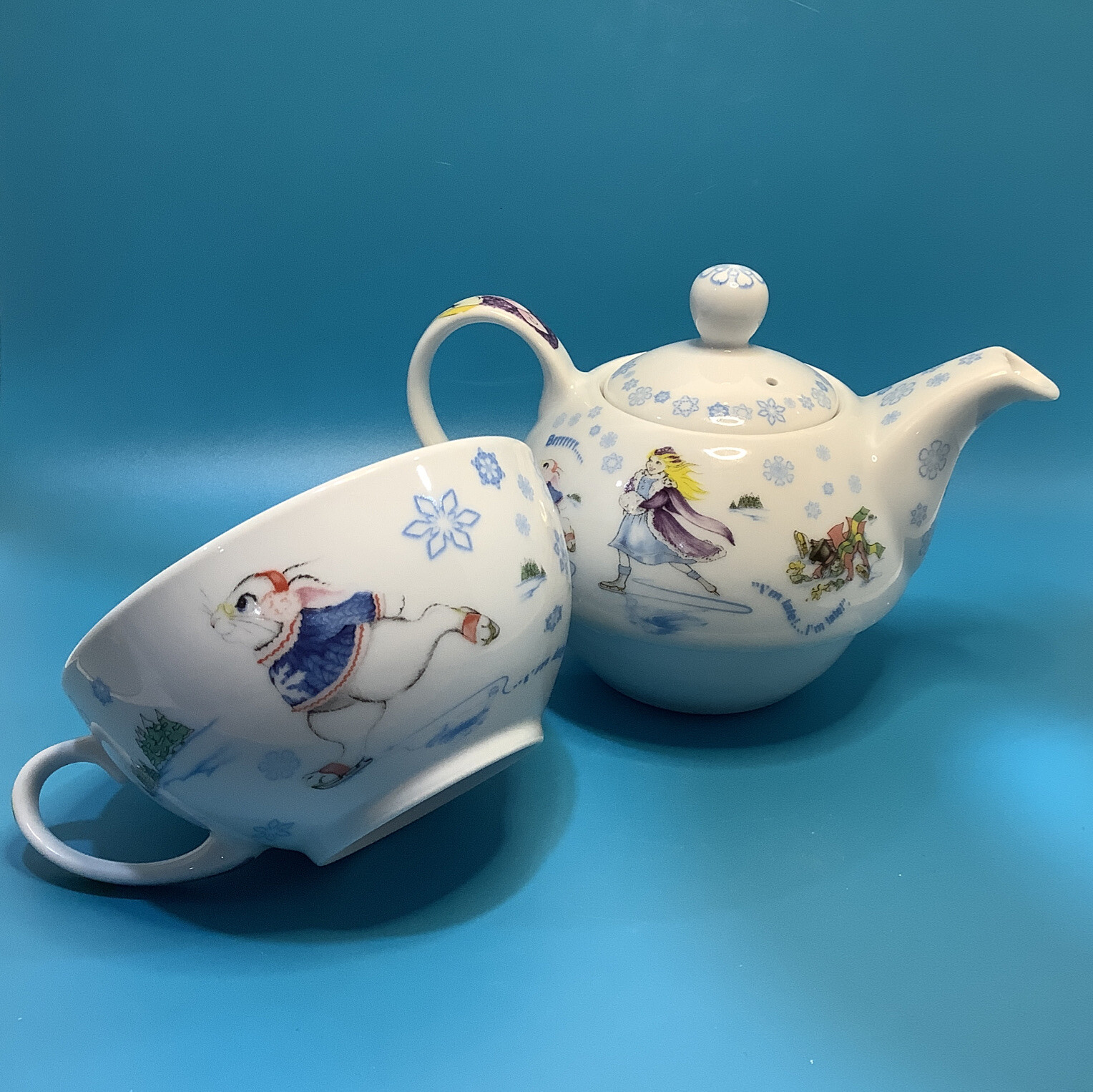 Paul Cardew Alice in Wonderland Winter Tea for One Teapot & Teacup Set