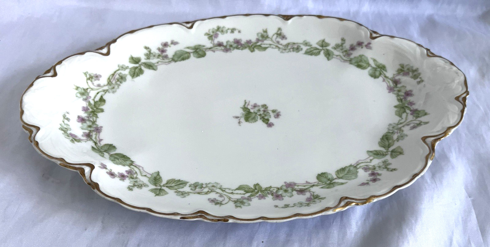 HAVILAND Limoges Charonne 13.5″ oval serving platter. Limoges. Floral.