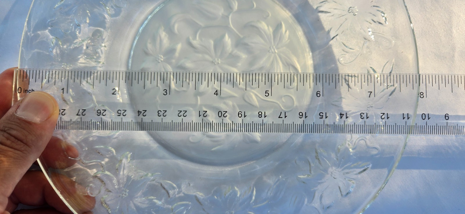 Set of 8x Princess House Fantasia Frosted Glass Crystal 8″ Dessert Salad Plates