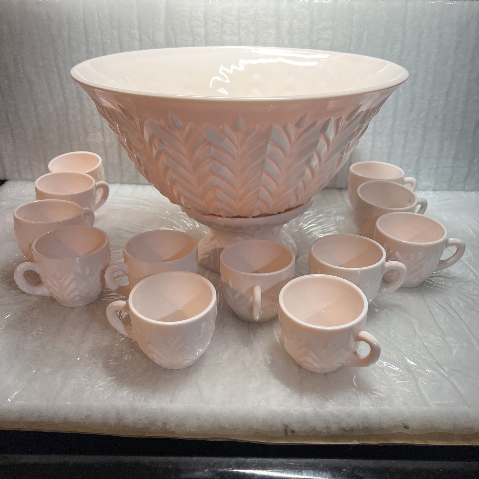 Jeannette Feather Shell Pink Milk Glass Punch Bowl Set 12 cups Vtg 1950’s