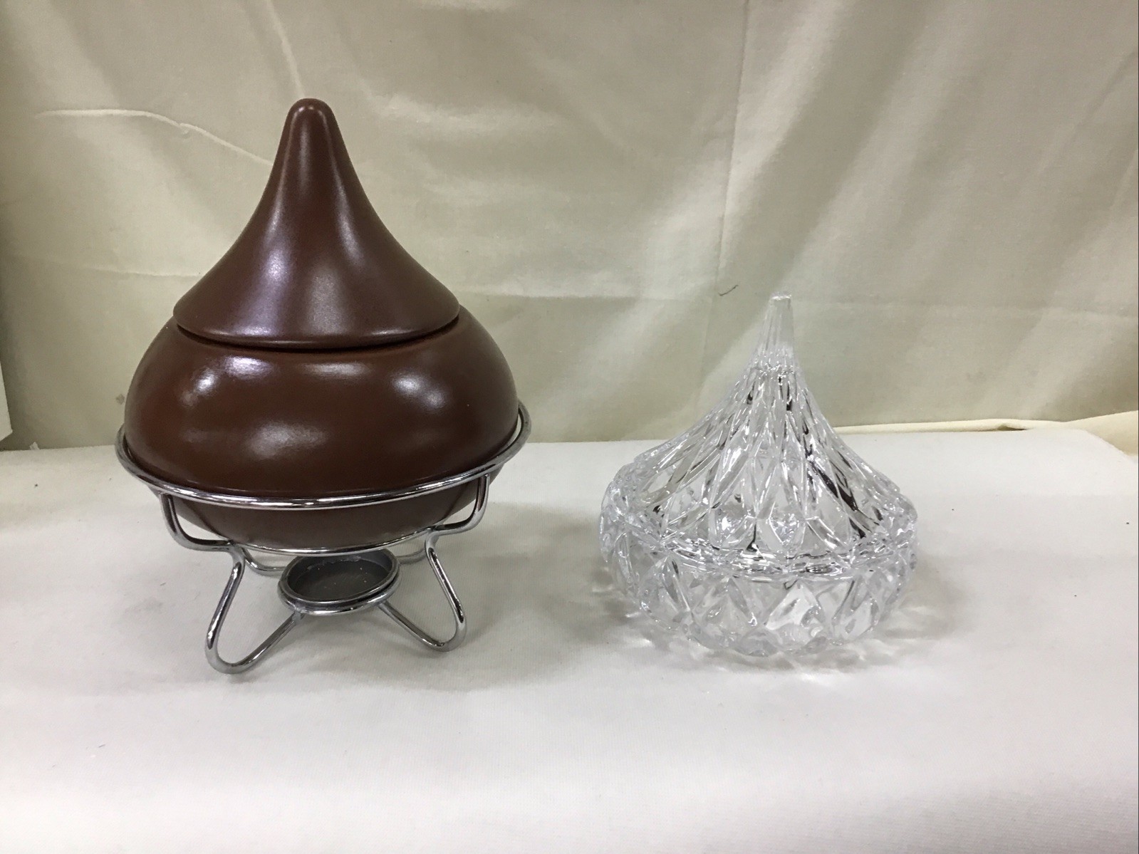 Hershey’s Kiss Crystal Candy Dish & Hersheys Fondue Set W/ Original Boxes L2