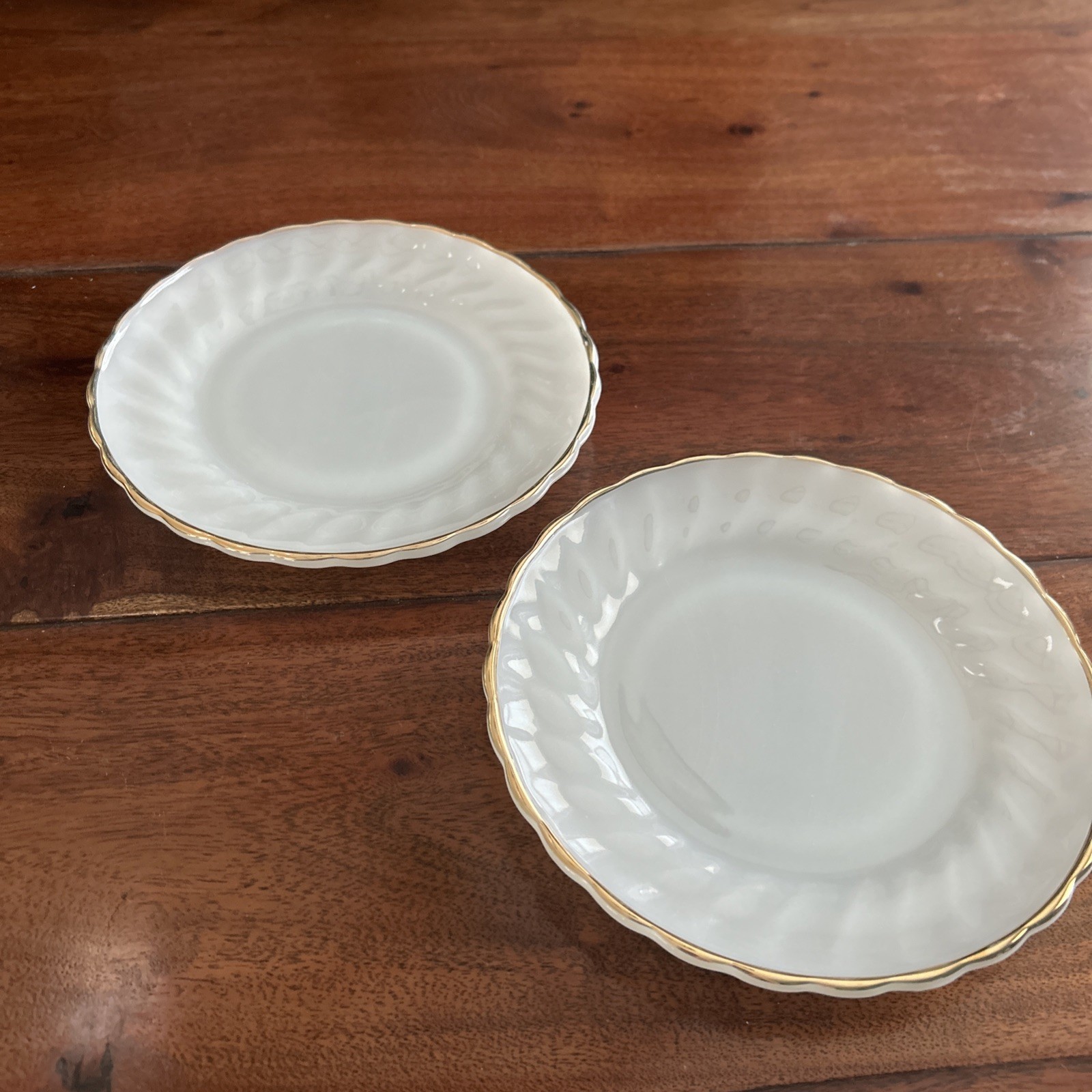 Vintage Anchor Hocking White Swirl Salad/Bread Plates 7.25″ Gold Trim Set Of 2