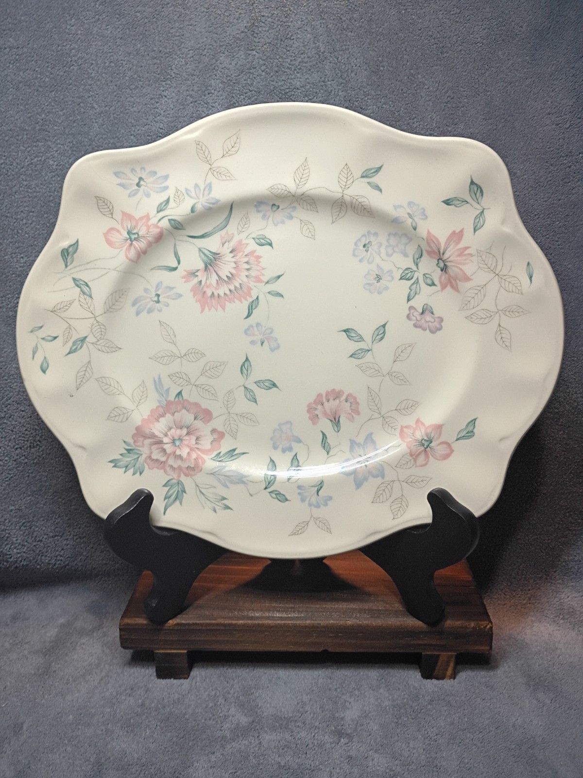 Johnson Brothers LYNTON Oval Platter Made in England Pink Blue Flowers 11-3/4″