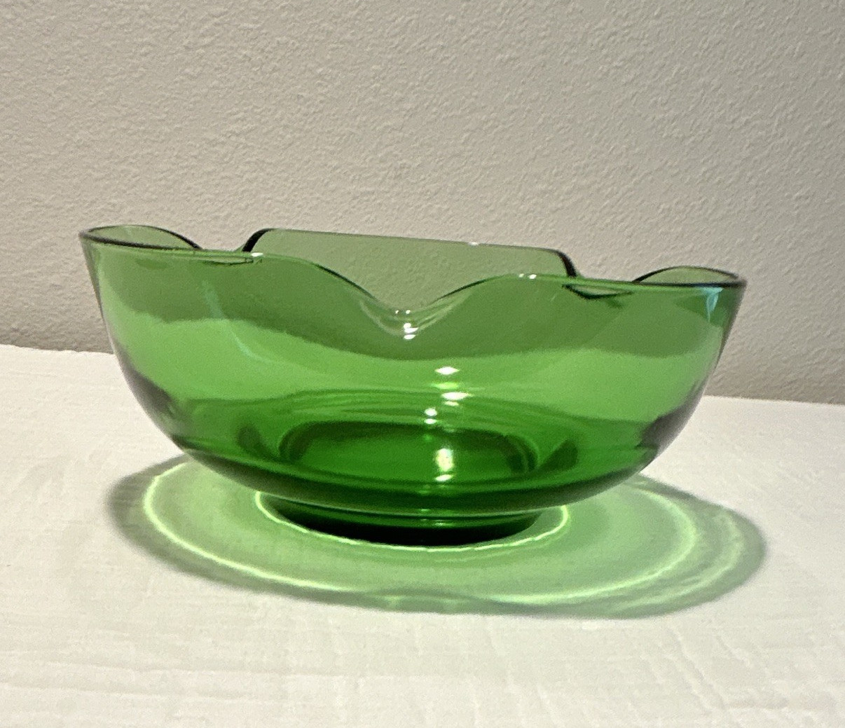 Unmarked Green Glass Bowl Round Scalloped Rim Adult Home Decor Serving Bowl