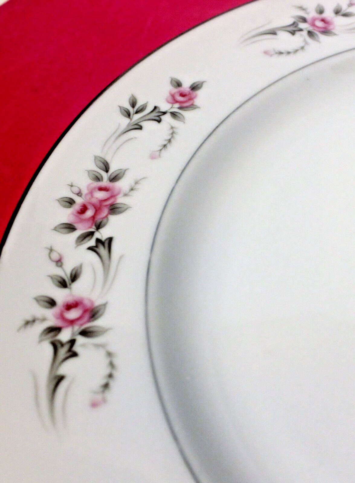 DIAMOND CHINA PAGEANT PATTERN 4 Piece Place Setting