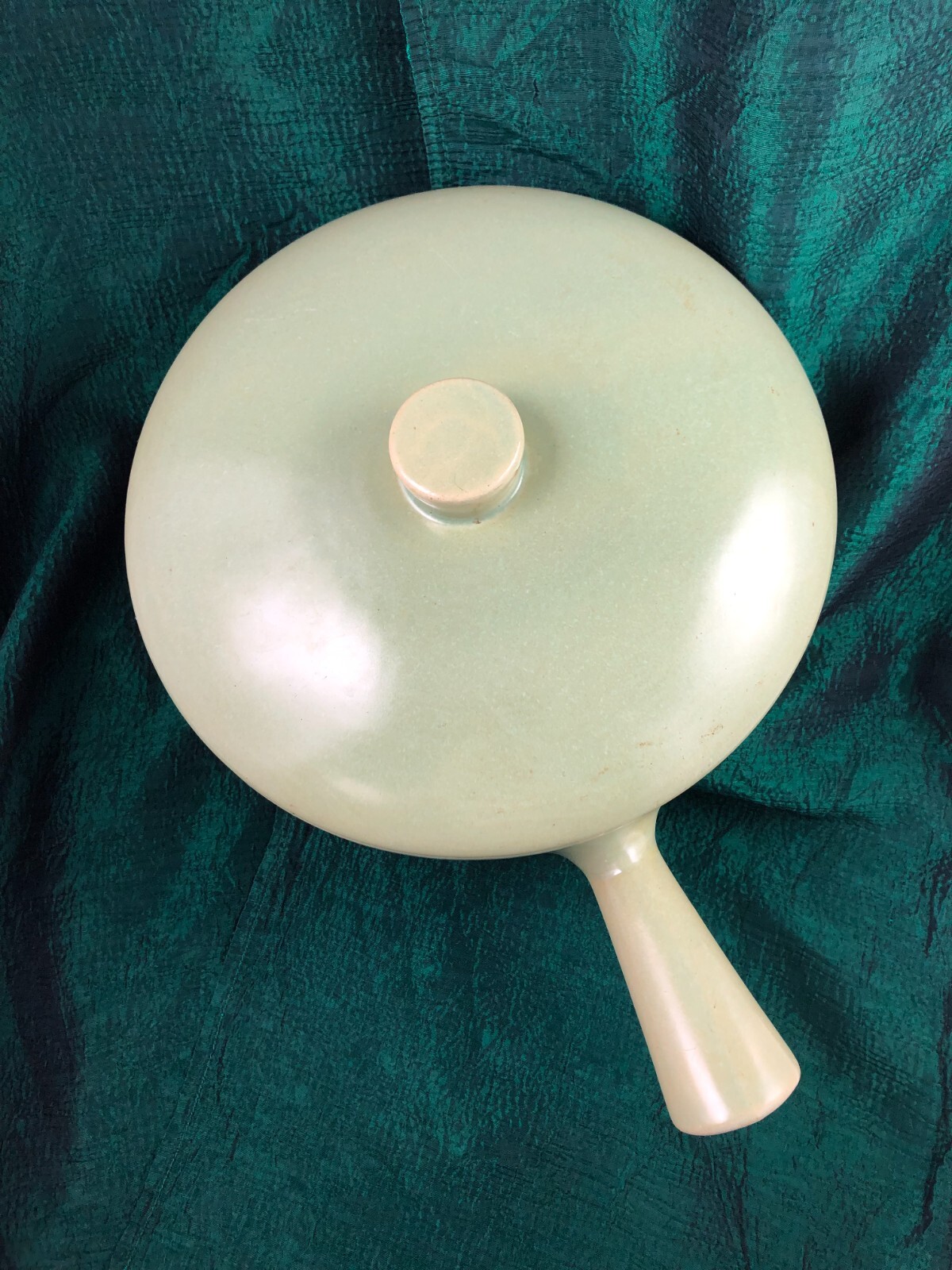 Vtg Stoneware Cooking Pot w Lid & Handle Sage Green La Solana 9″ W 3″ Deep