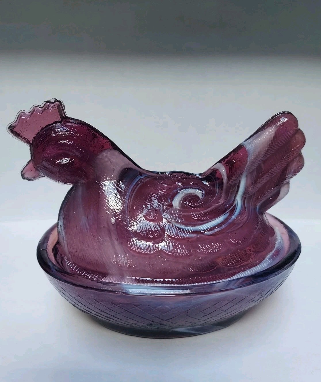 Purple White Slag Glass Swirl Chicken Hen On Nest Covered Dish