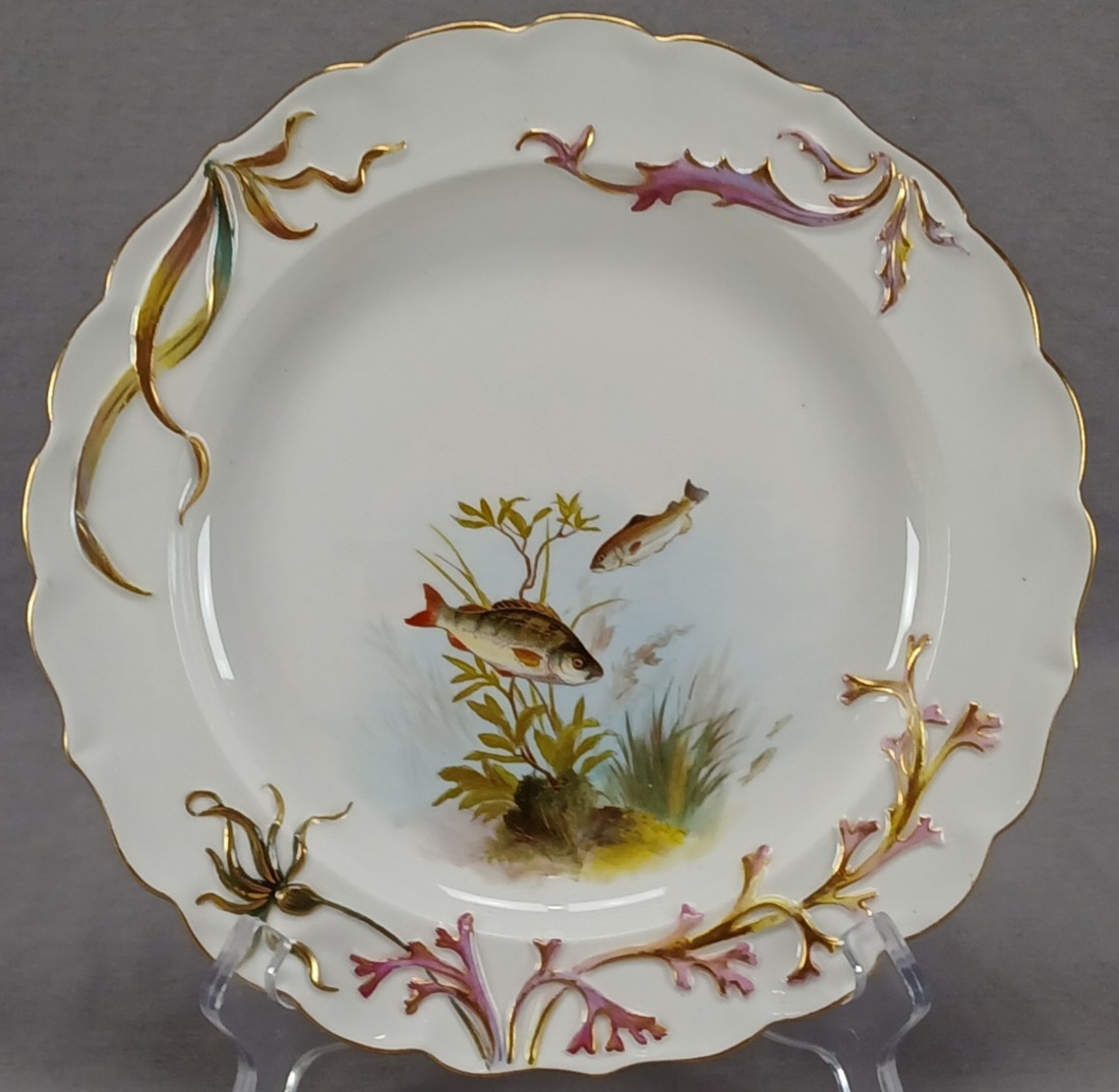 Royal Worcester Hand Painted Fish Relief Molded Seaweed Gold 9 1/8 Inch Plate B