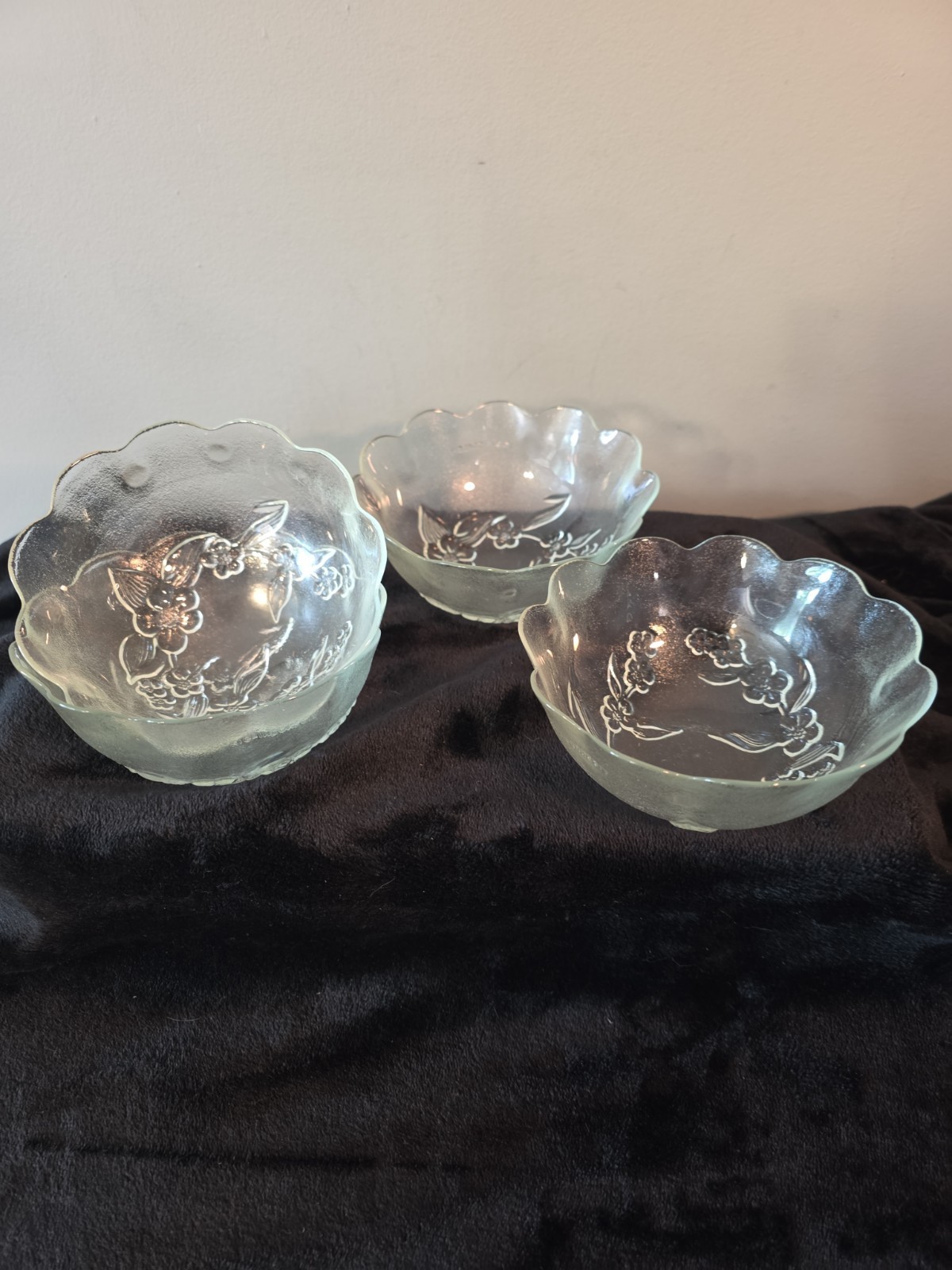 NOS Set of 4 Vtg KIG Indonesia 6-1/2″ Dia Scalloped Glass Cereal Salad Soup Bowl