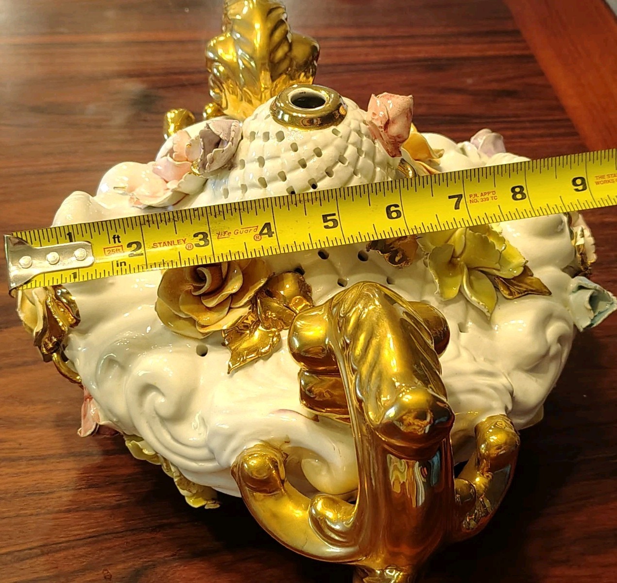 Capodimonte Style Centerpiece