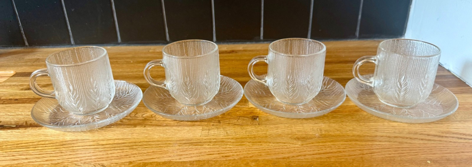 Arcoroc Country Wheat Tea Cups & Saucers Set of 4 Clear Glass France Vintage