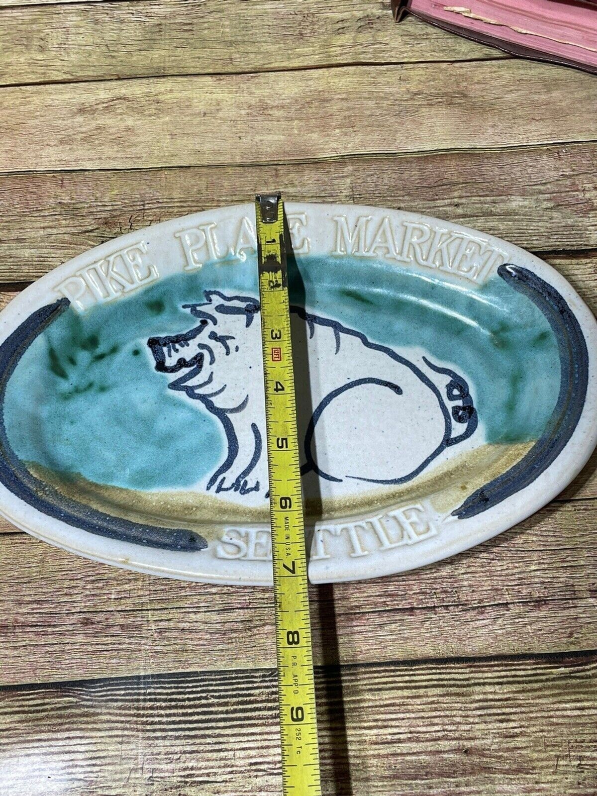 PIKE PLACE MARKET SEATTLE Sally Christopher Pig Platter Studio Pottery Signed
