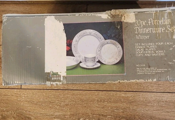 Vtg Sheffield BLUE WHISPER Porcelain Dinnerware Service for 4 Plates, Bowls NEW