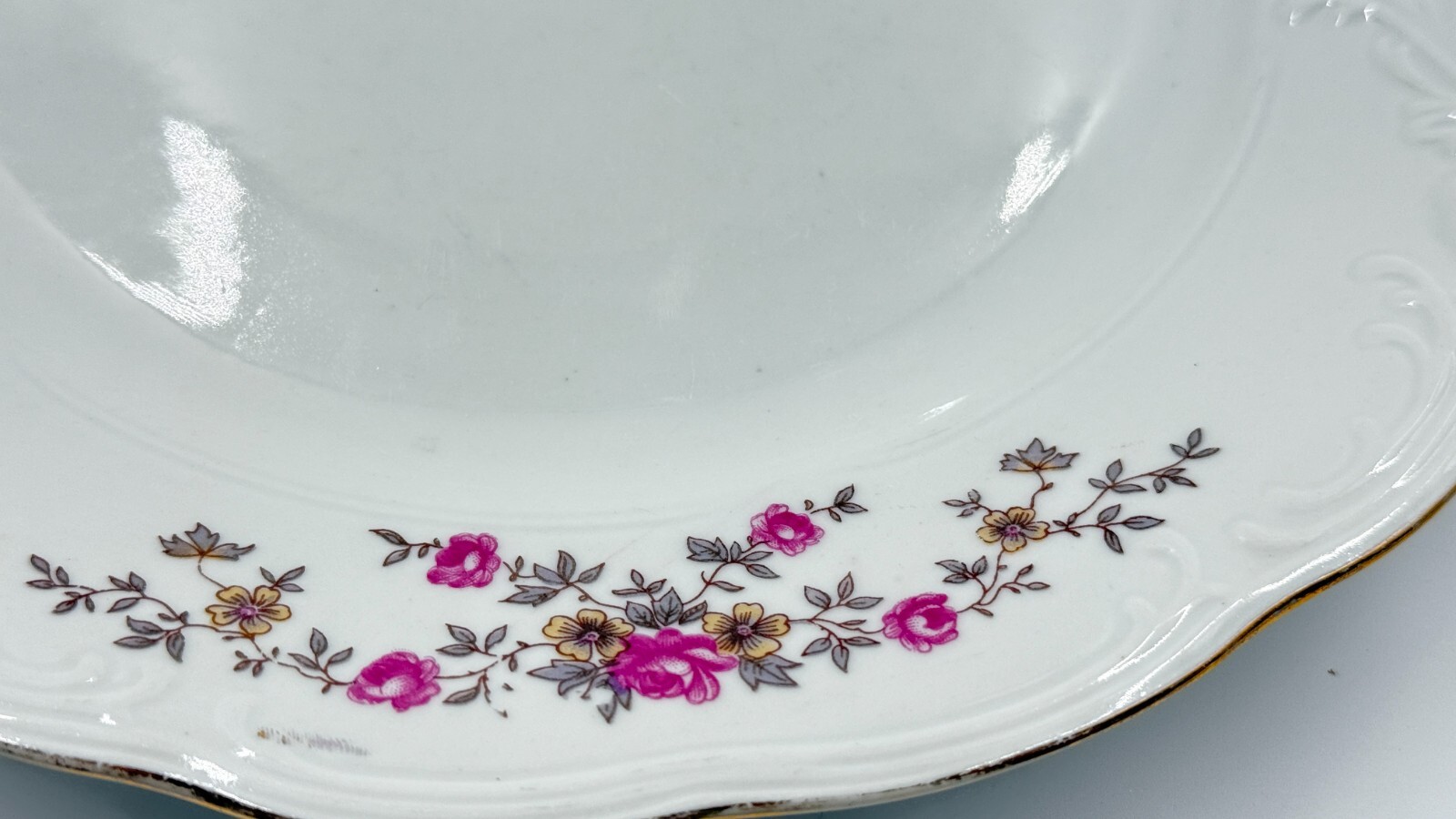 Walbrzych Bone China Rose Bud Gold Rim Dinner Plate 10.25″ – Poland