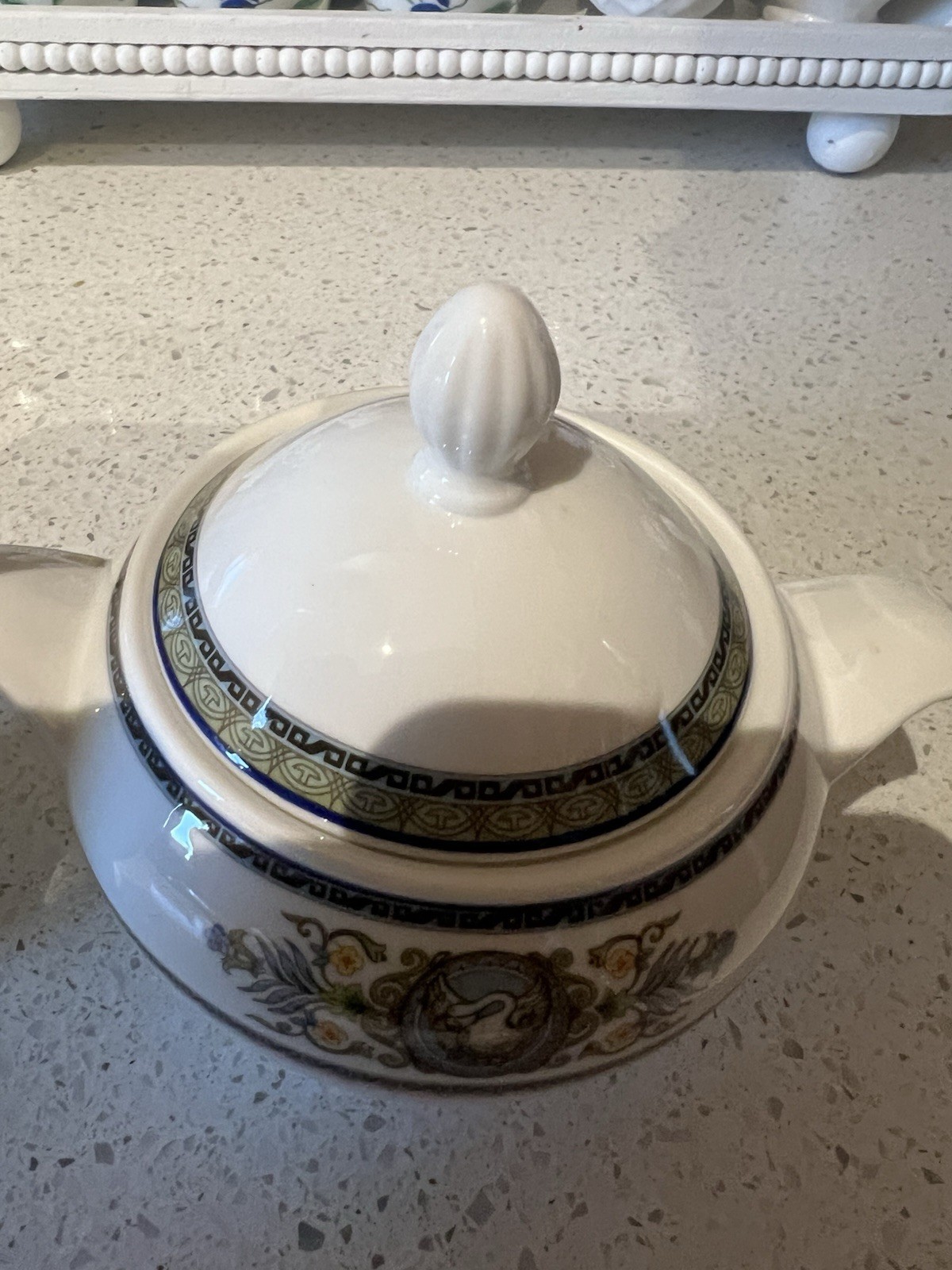 Mikasa Ultima+ Victorian Crest Creamer & Sugar Bowl with Lid Fine China HK305