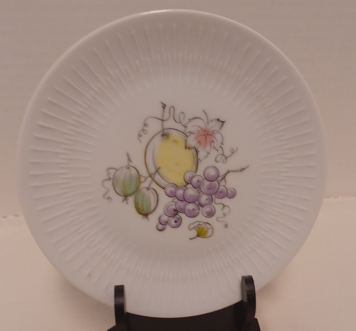 Set (4)Fruit and Leaves Plate Vintage Bavaria Hutschenreuther 7″.
