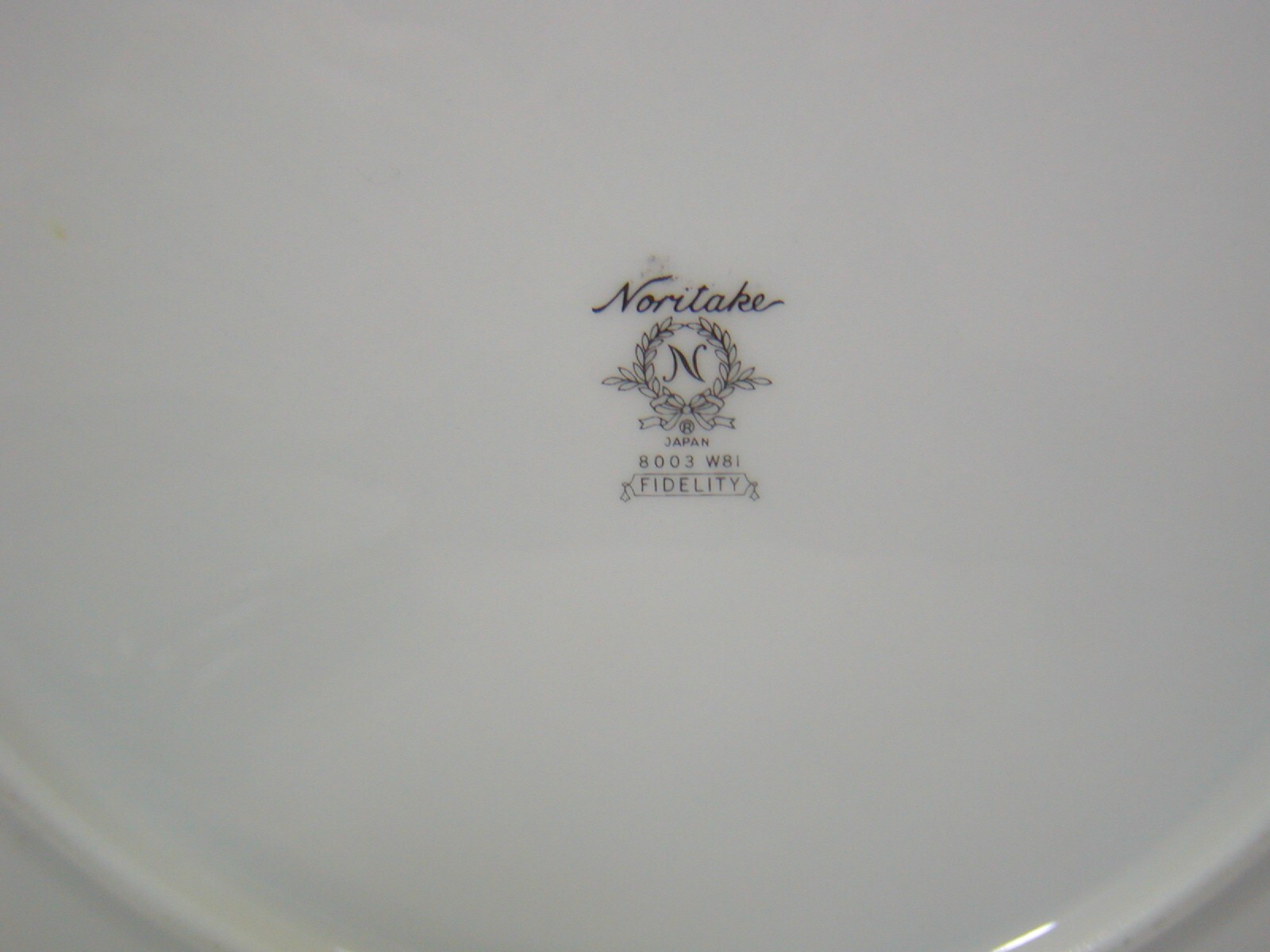 4 NORITAKE FIDELITY 10-3/8″ USED DINNER PLATES 8003 W81