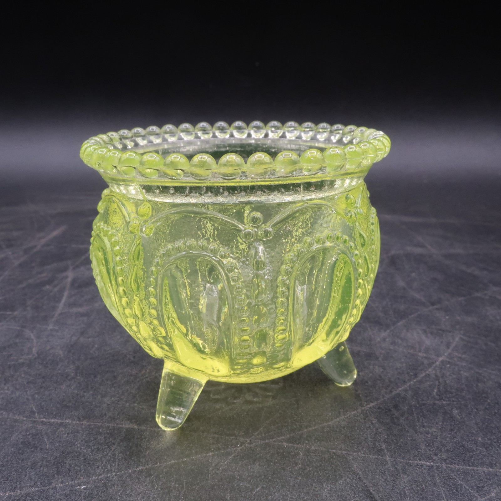 Vintage Boyd Glass Cauldron Pot Yellow Vaseline Uranium Toothpick Holder 🎃
