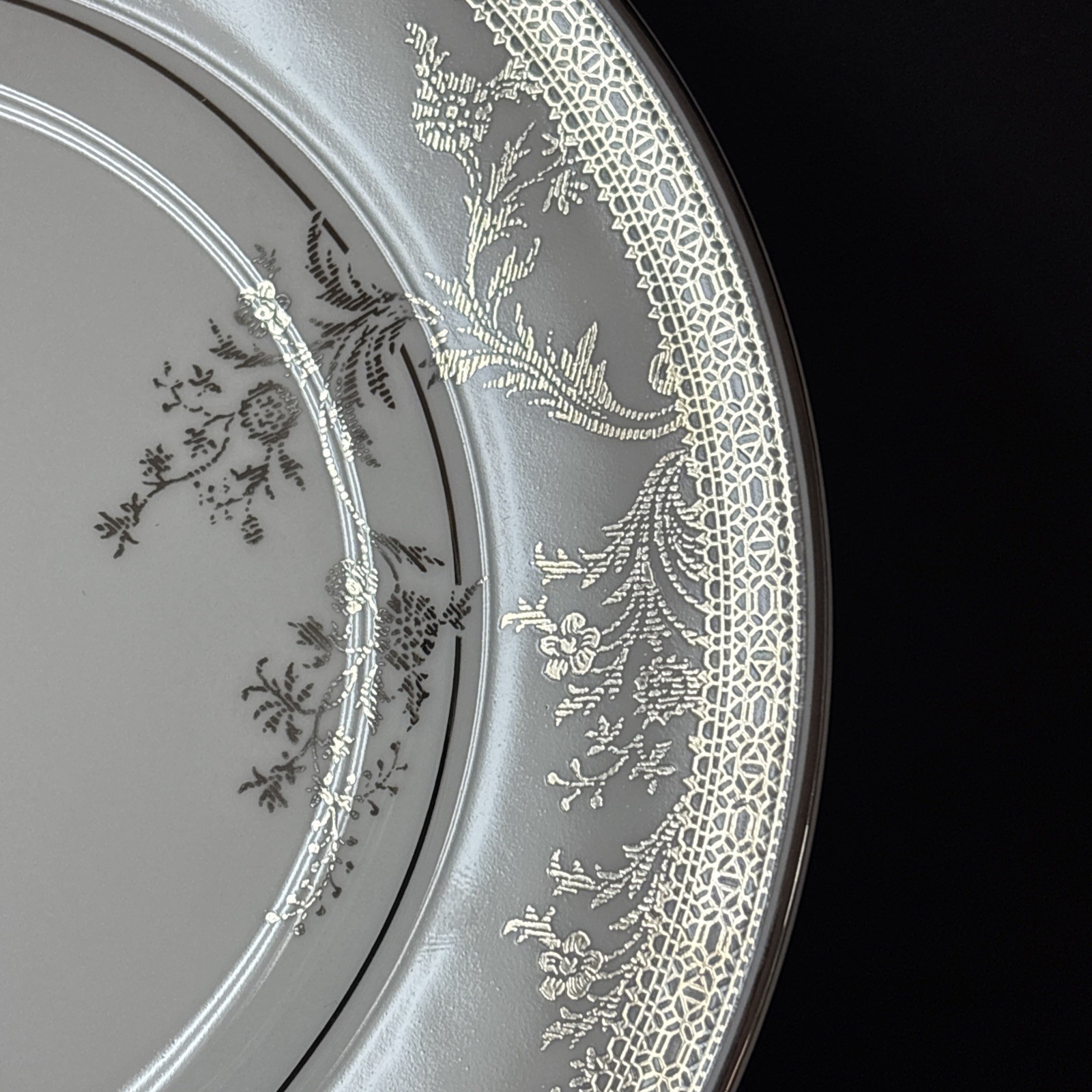 Wedgwood Vera Wang VERA LACE (Platinum) Salad Plate 8 1/8 Inches
